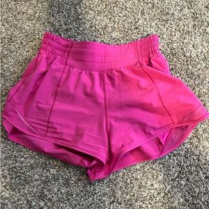 Lulu Lemon Hotty Hot Low-Rise Lined Short 2.5”